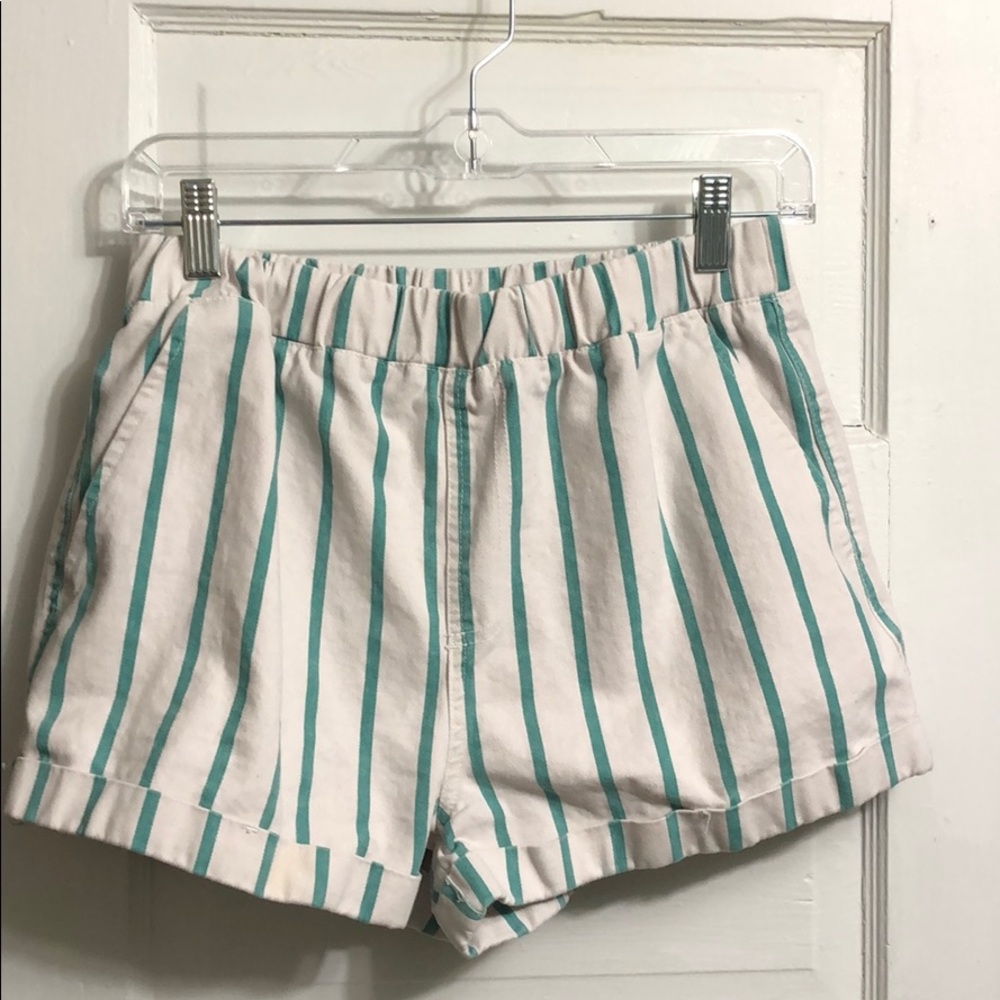 Forever 21 high waisted shorts stretchy waist